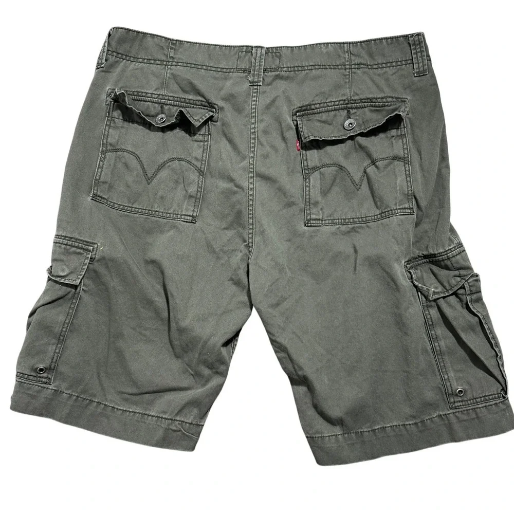 LEVI'S Men 40 Vintage Olive Green Denim Cargo Shorts Relaxed Fit Cotton Outdoors